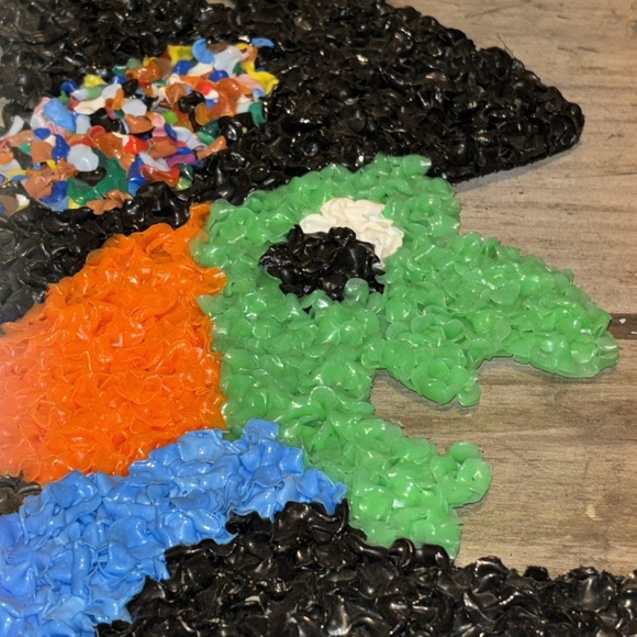 VTG 70s Halloween Melted Plastic Popcorn Decoration Witch Flying Broomstick 19" - Picture 3 of 6